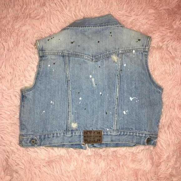 DISTRESSED BLUE DENIM COLLARED VEST W/ PAINT SPLATTER · SIZE L GIRLS, S/M WOMENS - Picture 2 of 6